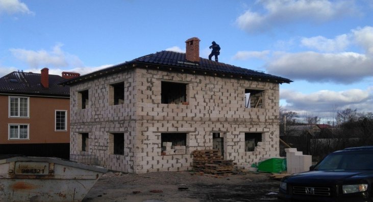 Молодая семья решила построить под Минском дом по цене двухкомнатной квартиры. Вот что получается